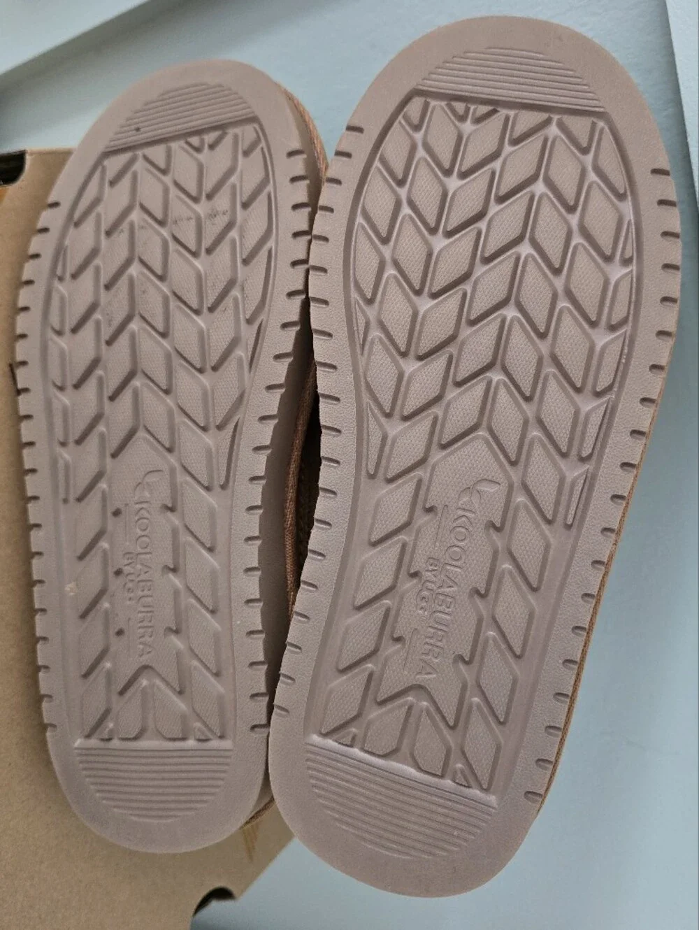 Koolaburra By UGG Kids Brown Slip-On Cozy Shoe Downtown Casual